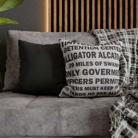 Alligator Alcatraz, Sign Canvas Pillowcase, Throw Pillow Cover for Home Decor, Unique Gift for History Lovers, Vintage Style Cushion, Travel [...]